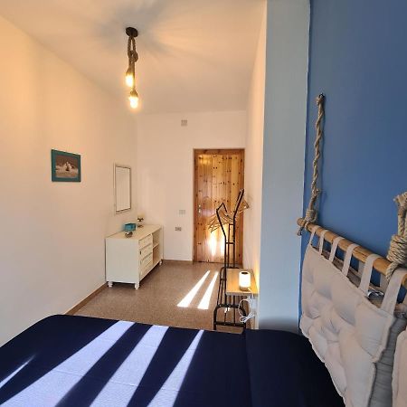 A Ca' Di Pe E Gio Apartment Calasetta Exterior photo